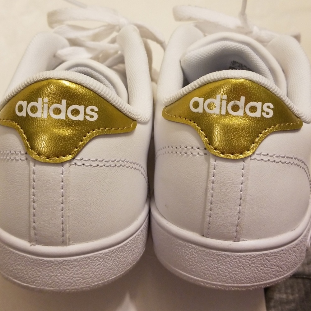 NIB ADIDAS - Picture 4 of 8